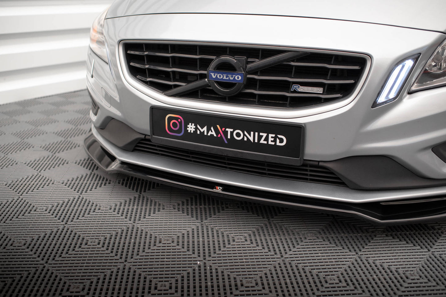 Forreste splitter V.2 Volvo S60 R-Design Mk2
