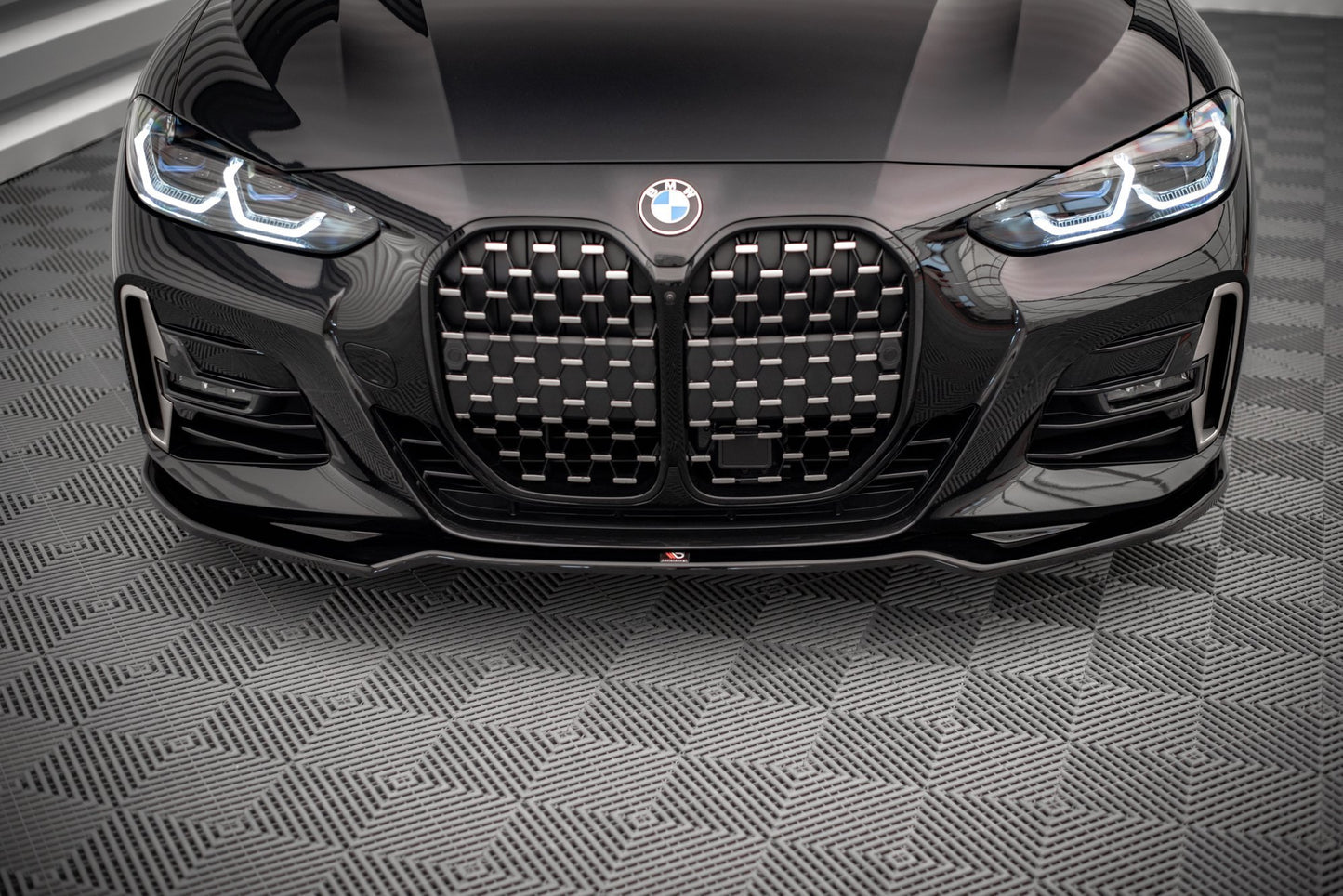 Forreste splitter V.3 BMW 4 M-Pack / M440i G22 / G23 / G22 Facelift / G23 Facelift