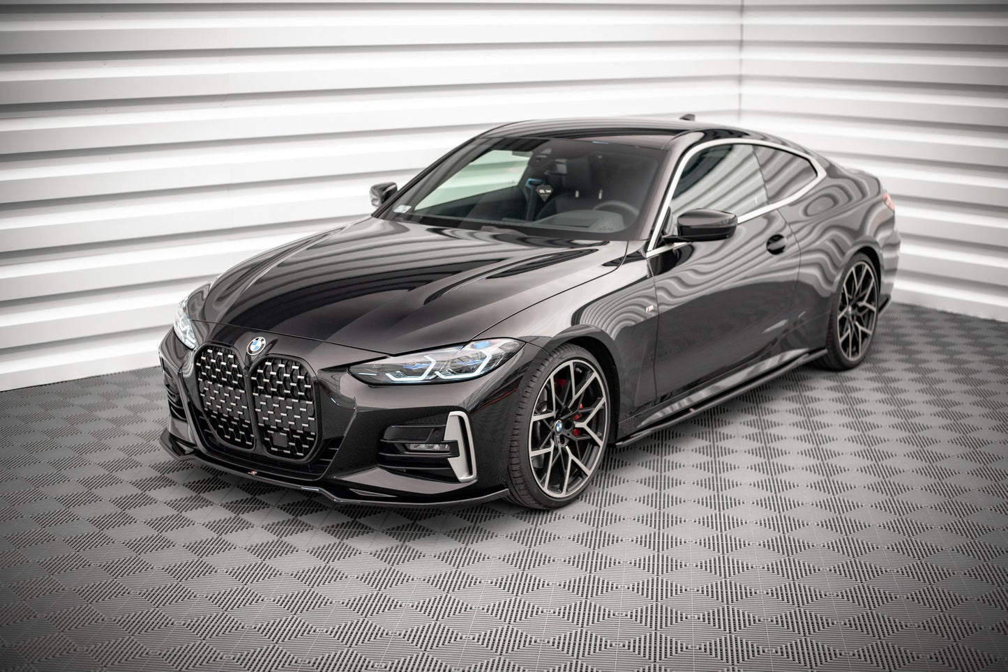 Forreste splitter V.3 BMW 4 M-Pack / M440i G22 / G23 / G22 Facelift / G23 Facelift