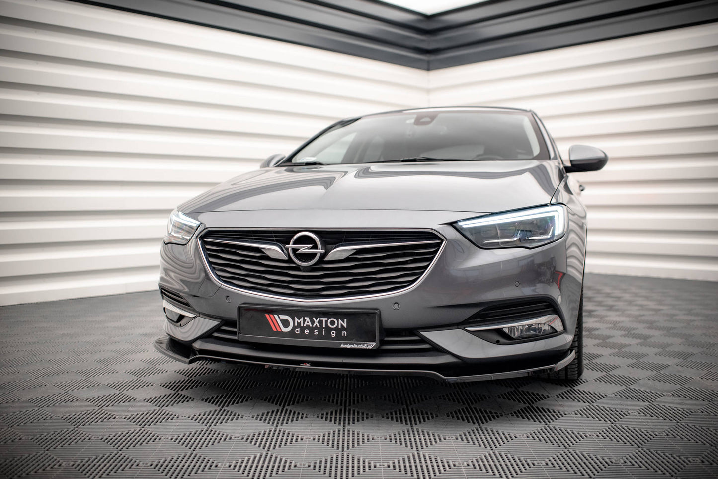 Forreste splitter V.3 Opel Insignia Mk2
