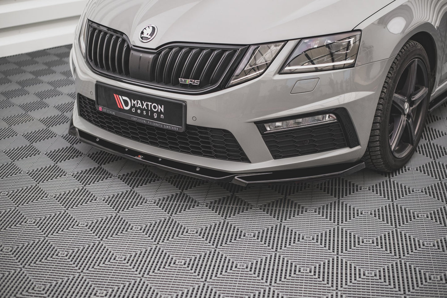 Forreste splitter V.3 Skoda Octavia RS Mk3 Facelift