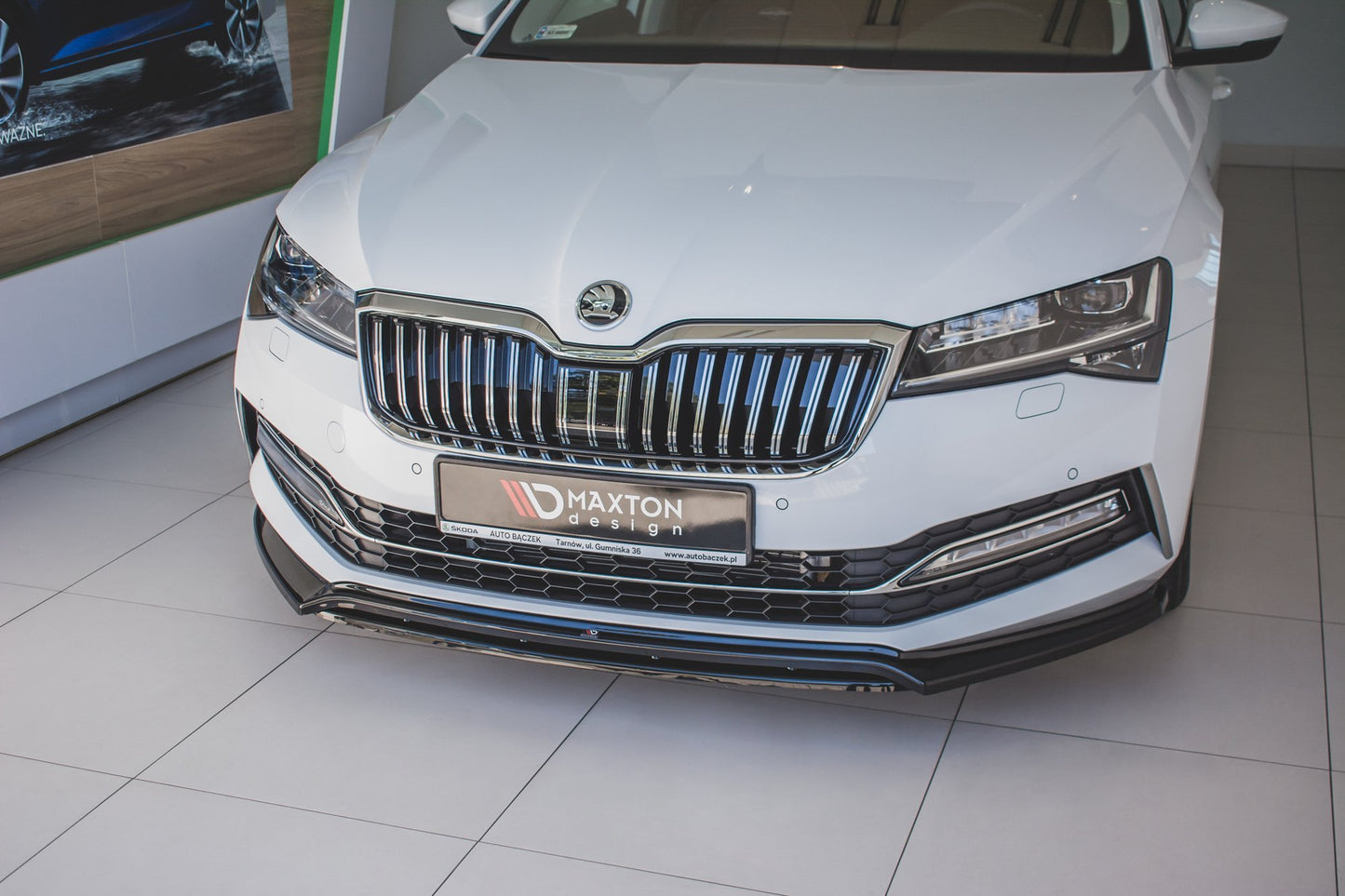 Forreste splitter V.3 Skoda Superb Liftback / Combi Mk3 Facelift