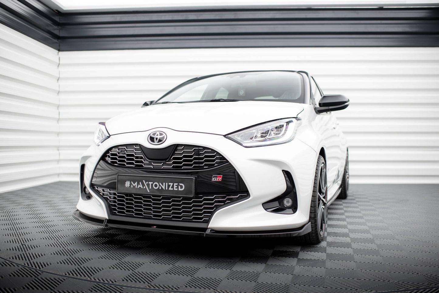 Forreste splitter V.3 Toyota Yaris Mk4