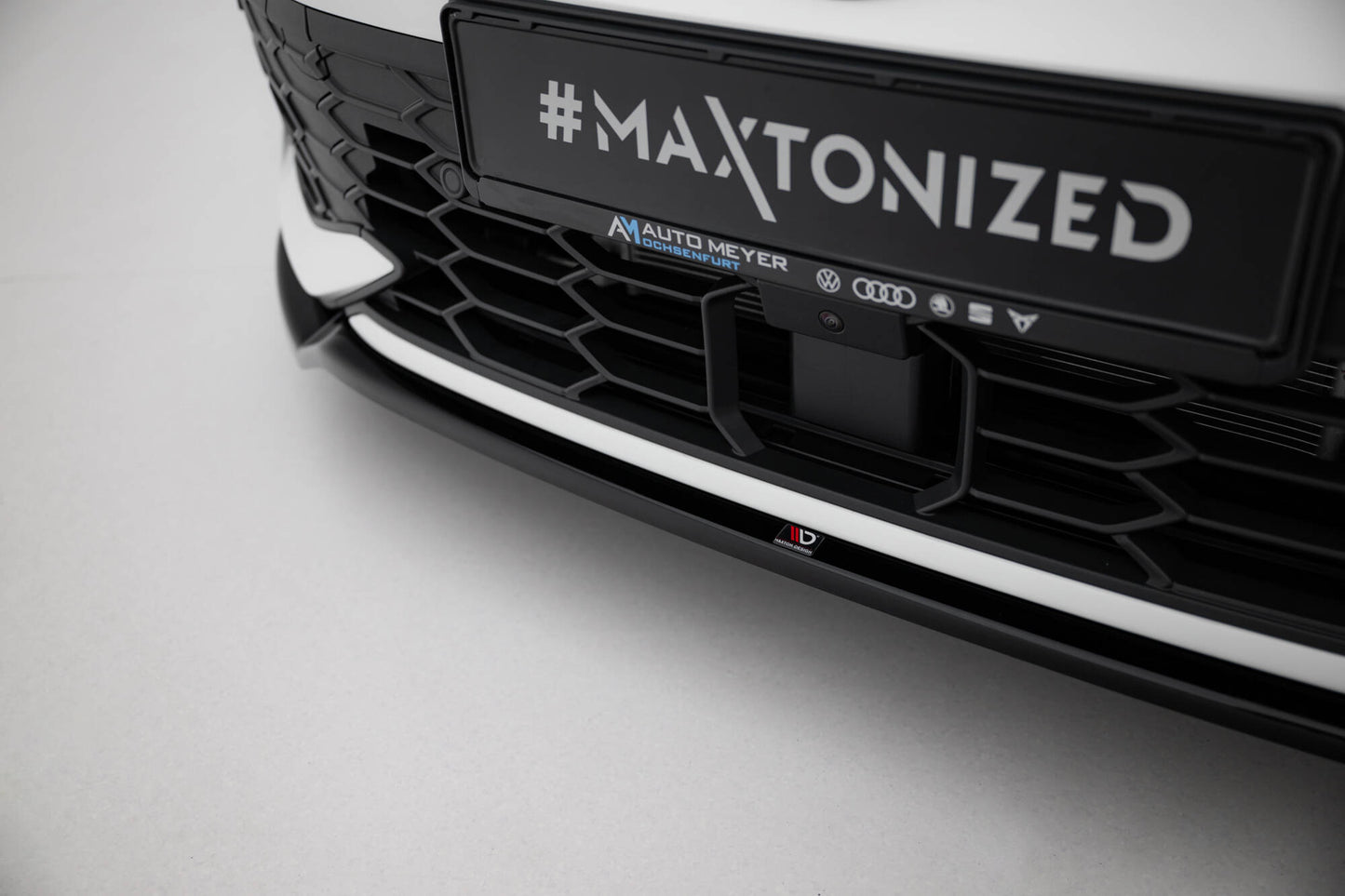 Forreste splitter V.3 Volkswagen Golf GTI / GTE / R-Line Mk8 Facelift