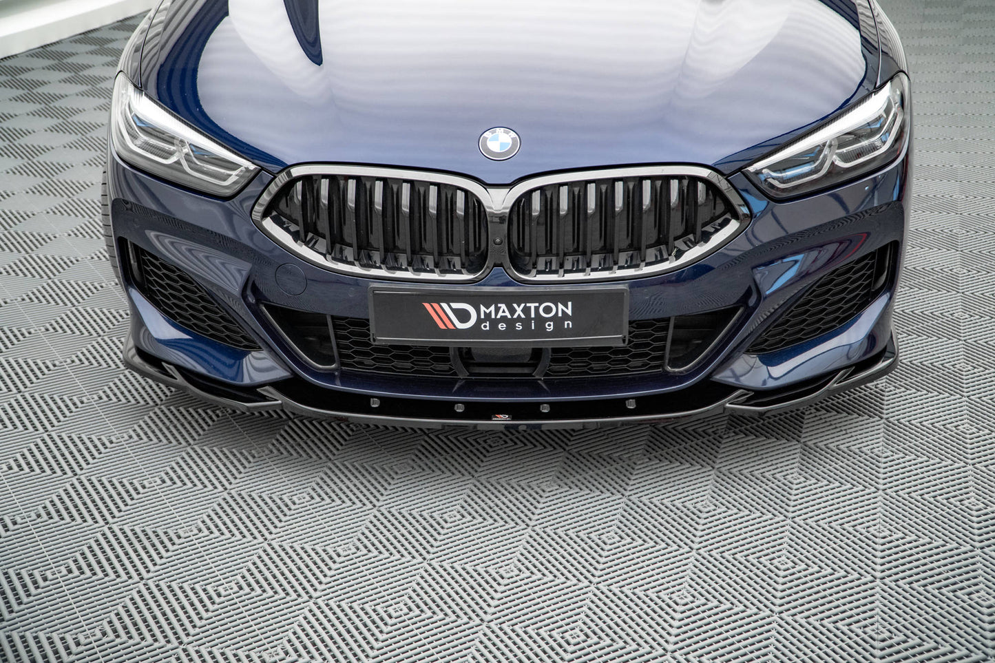 Forreste splitter V.4 BMW 8 Coupe M-Pack G15 / 8 Gran Coupe M-Pack G16