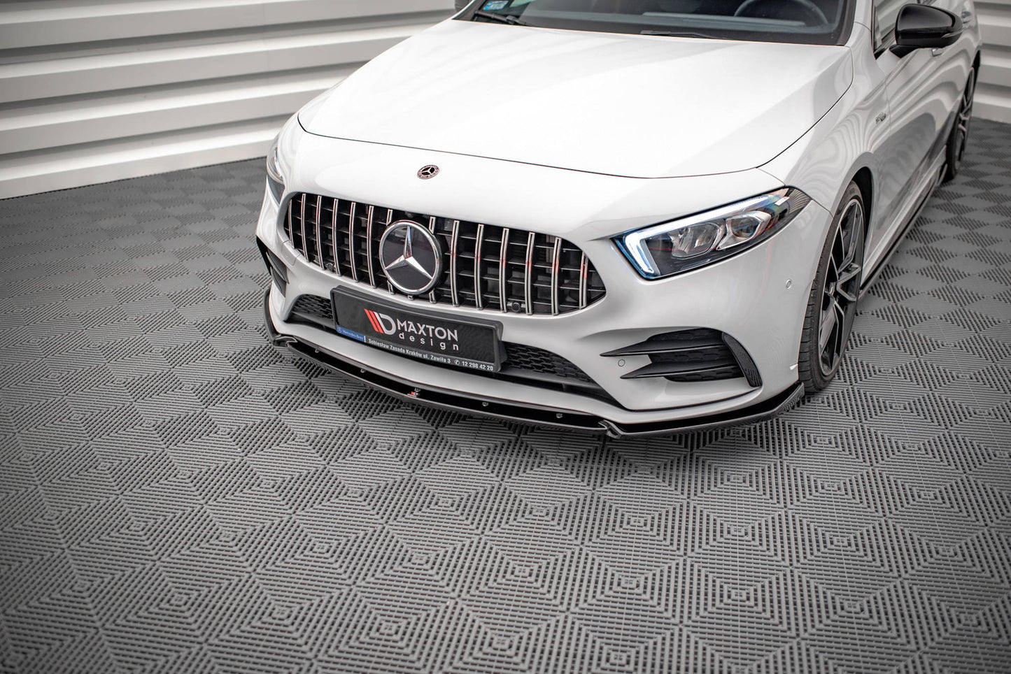 Forreste splitter V.4 Mercedes A35 AMG / AMG-Line W177