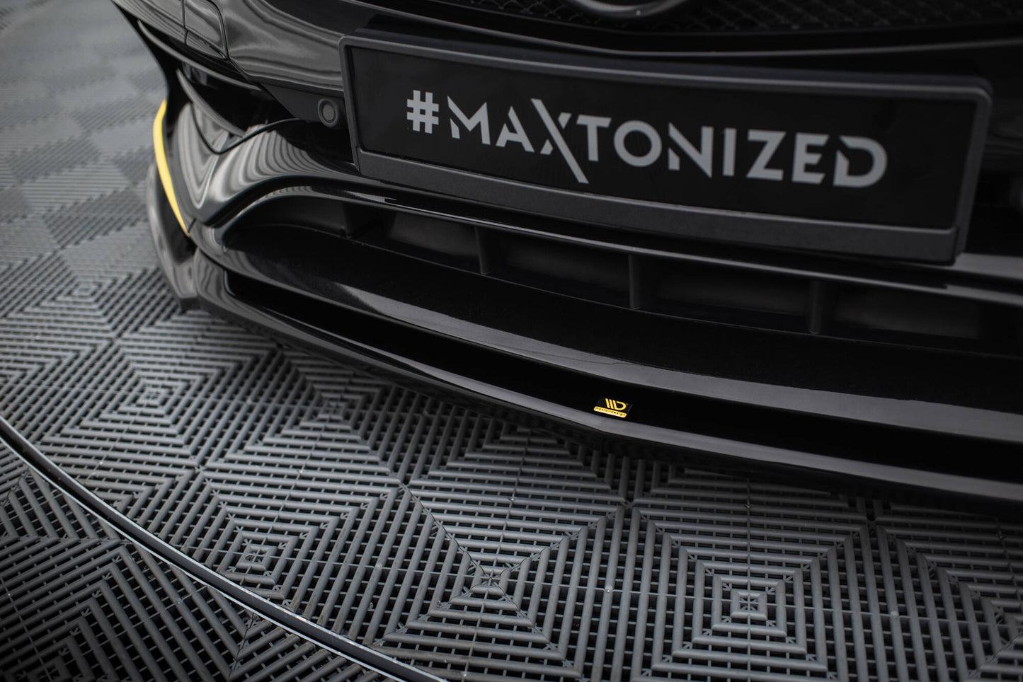 Forreste splitter V.4 Mercedes-AMG CLA 45 Aero C117 Facelift