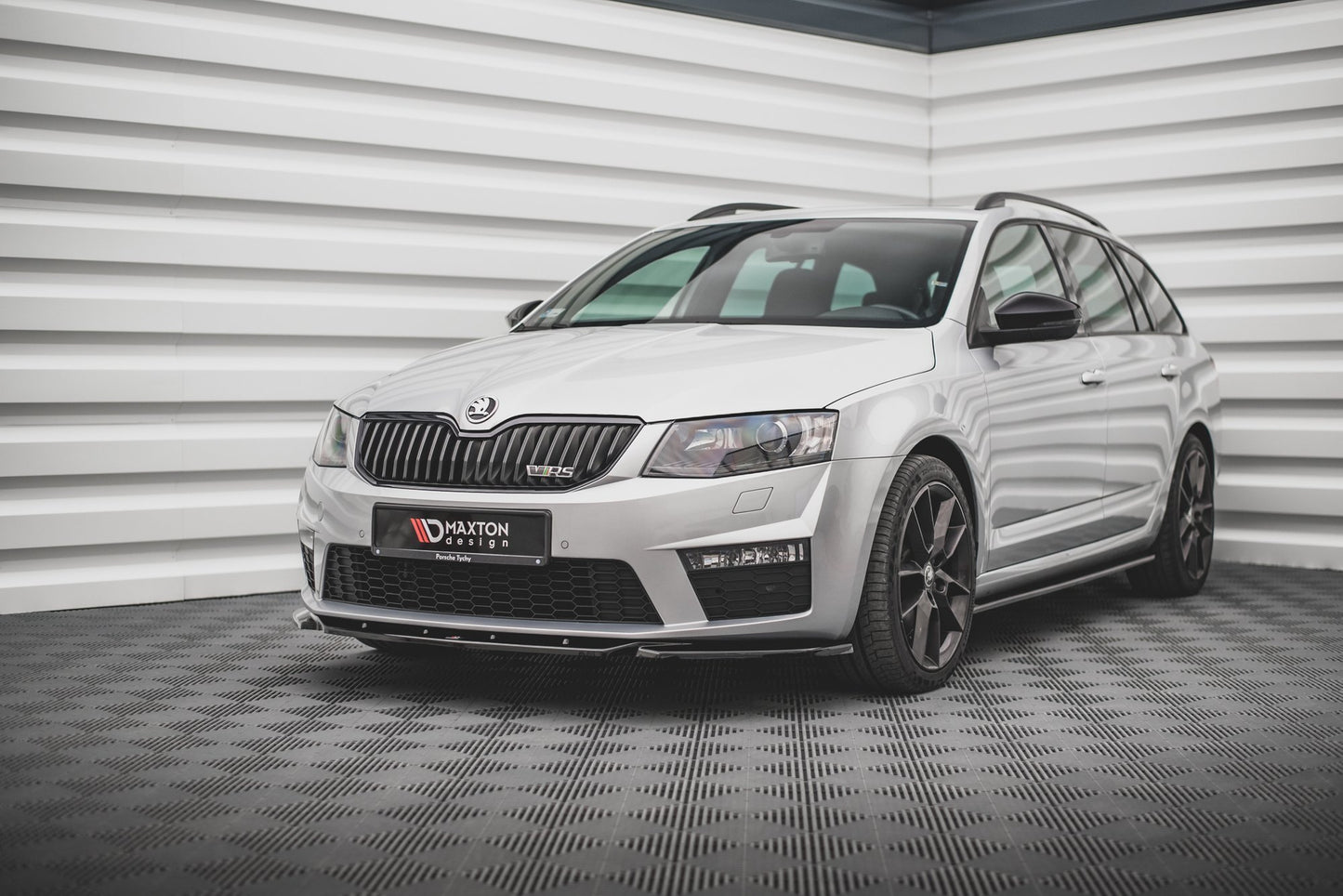 Forreste splitter V.4 Skoda Octavia RS Mk3