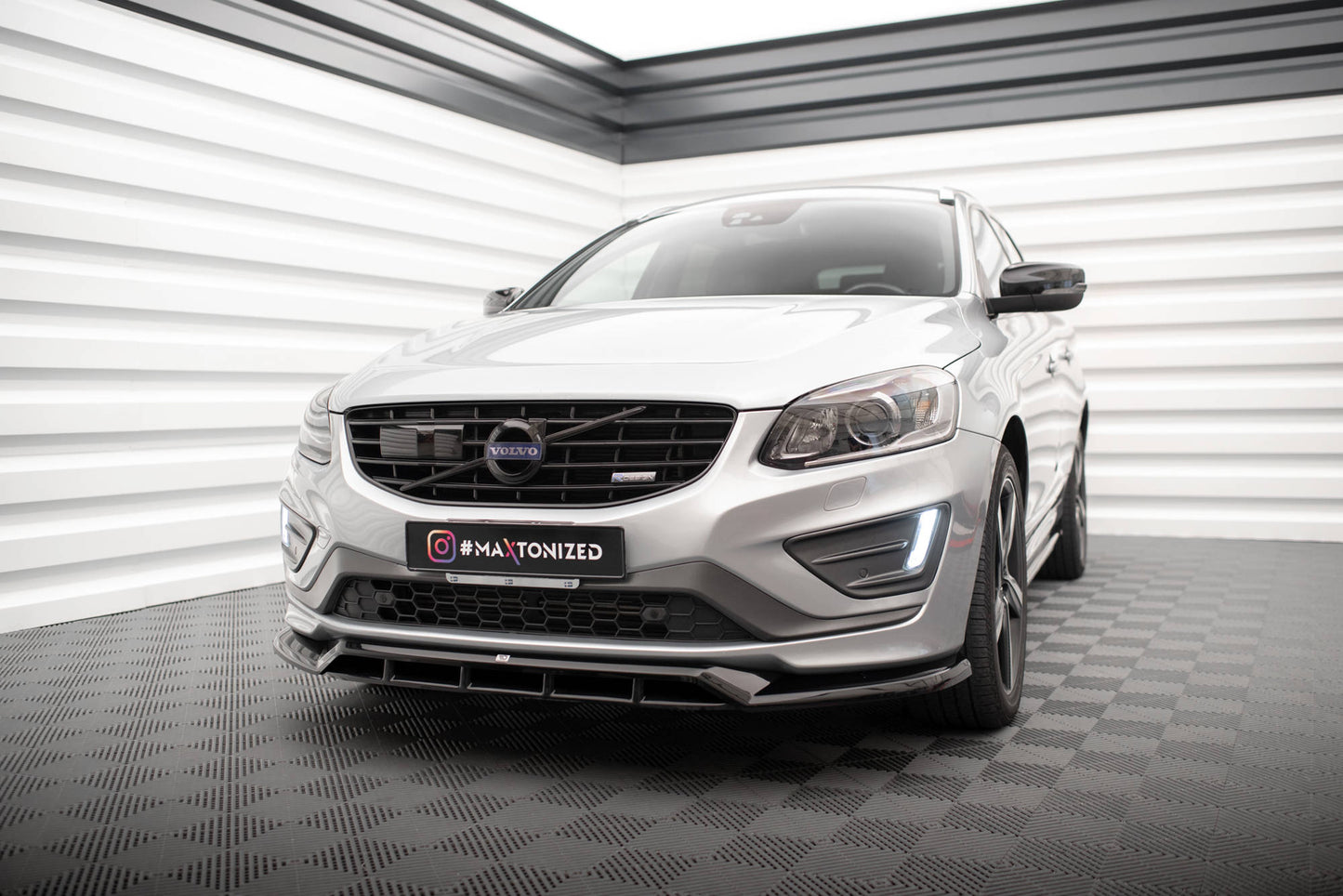 Forreste splitter Volvo XC60 R-Design Mk1 Facelift