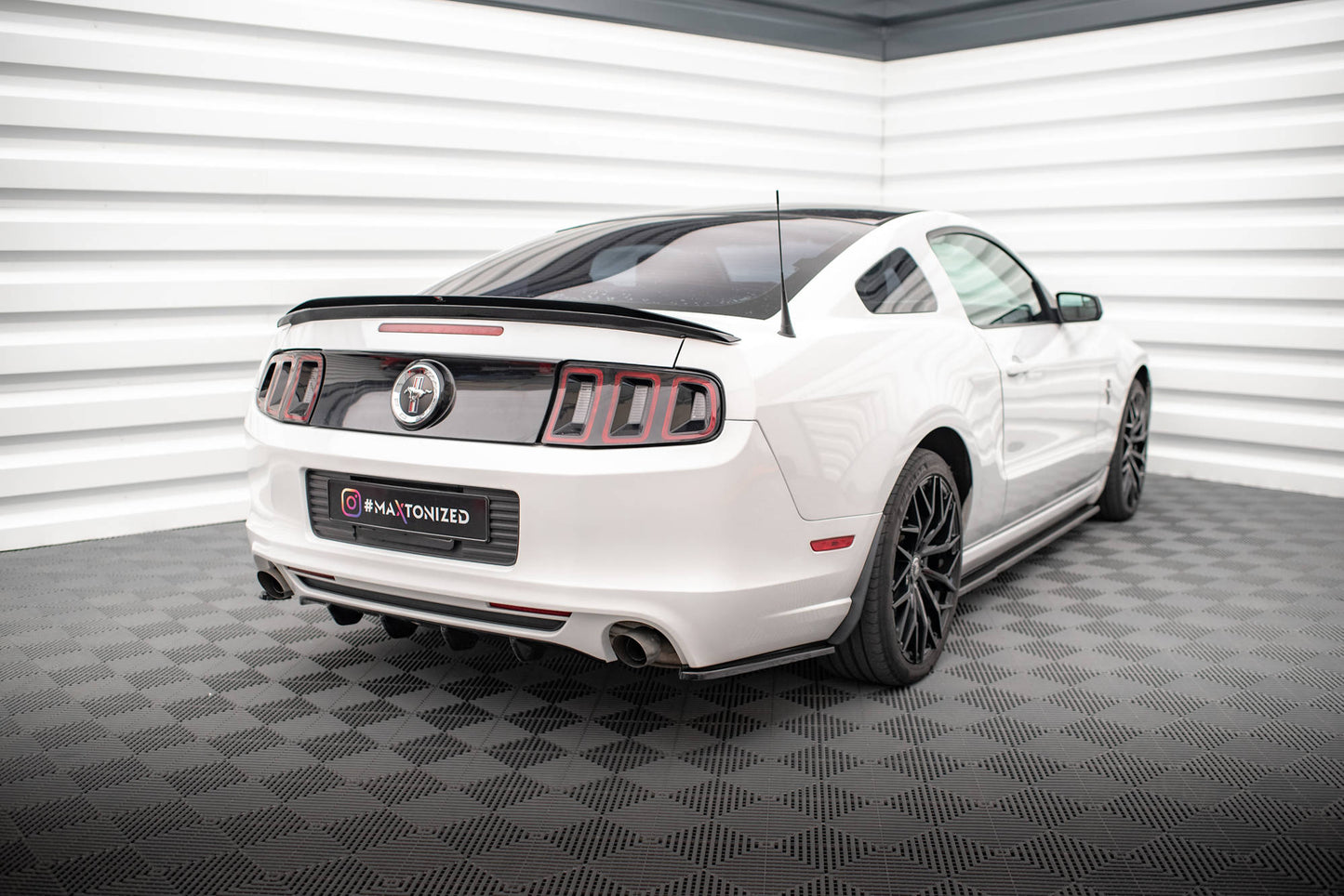 Bagerste sidesplitter Ford Mustang Mk5 Facelift