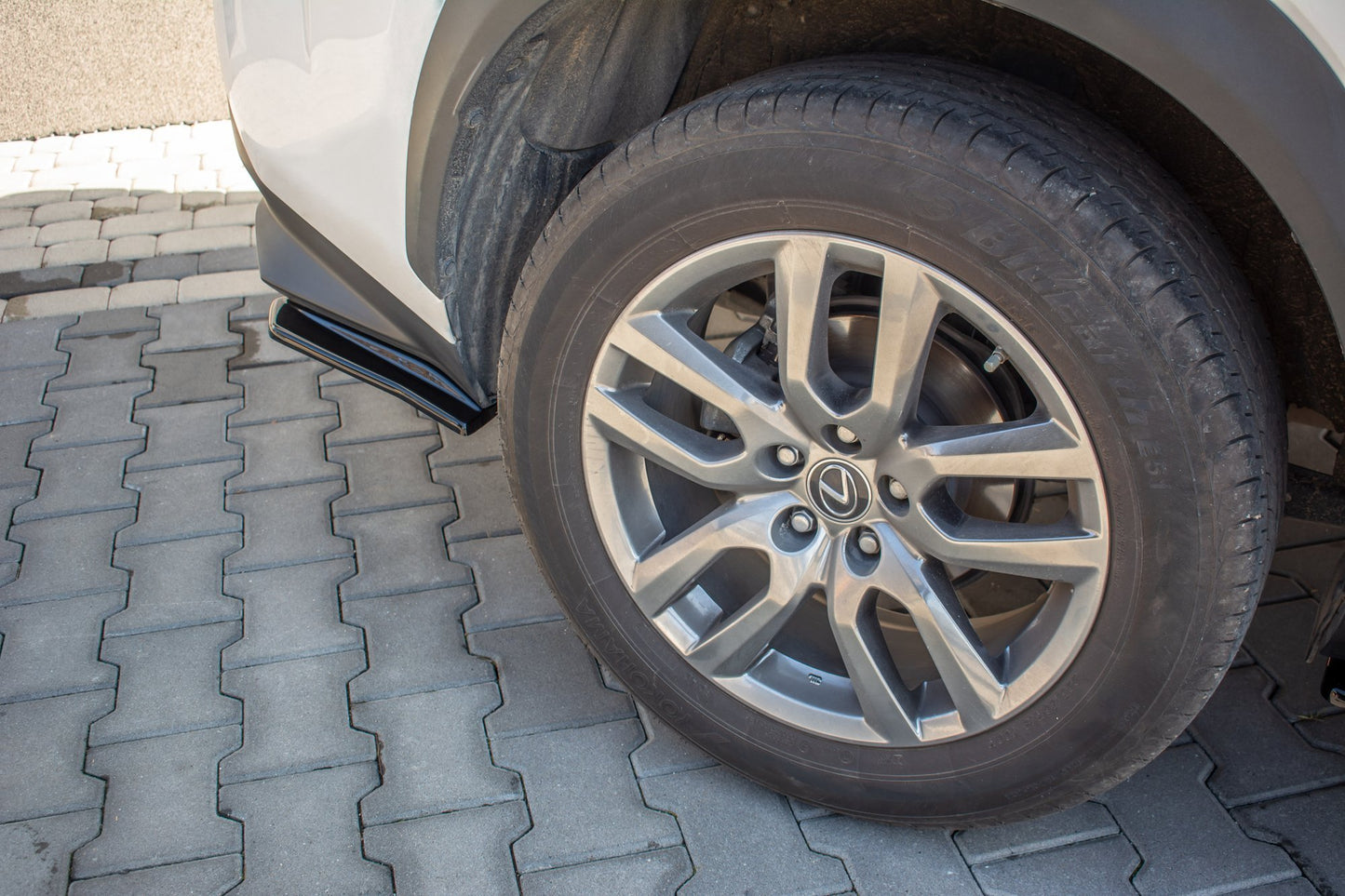 Bagerste sidesplitter Lexus NX Facelift