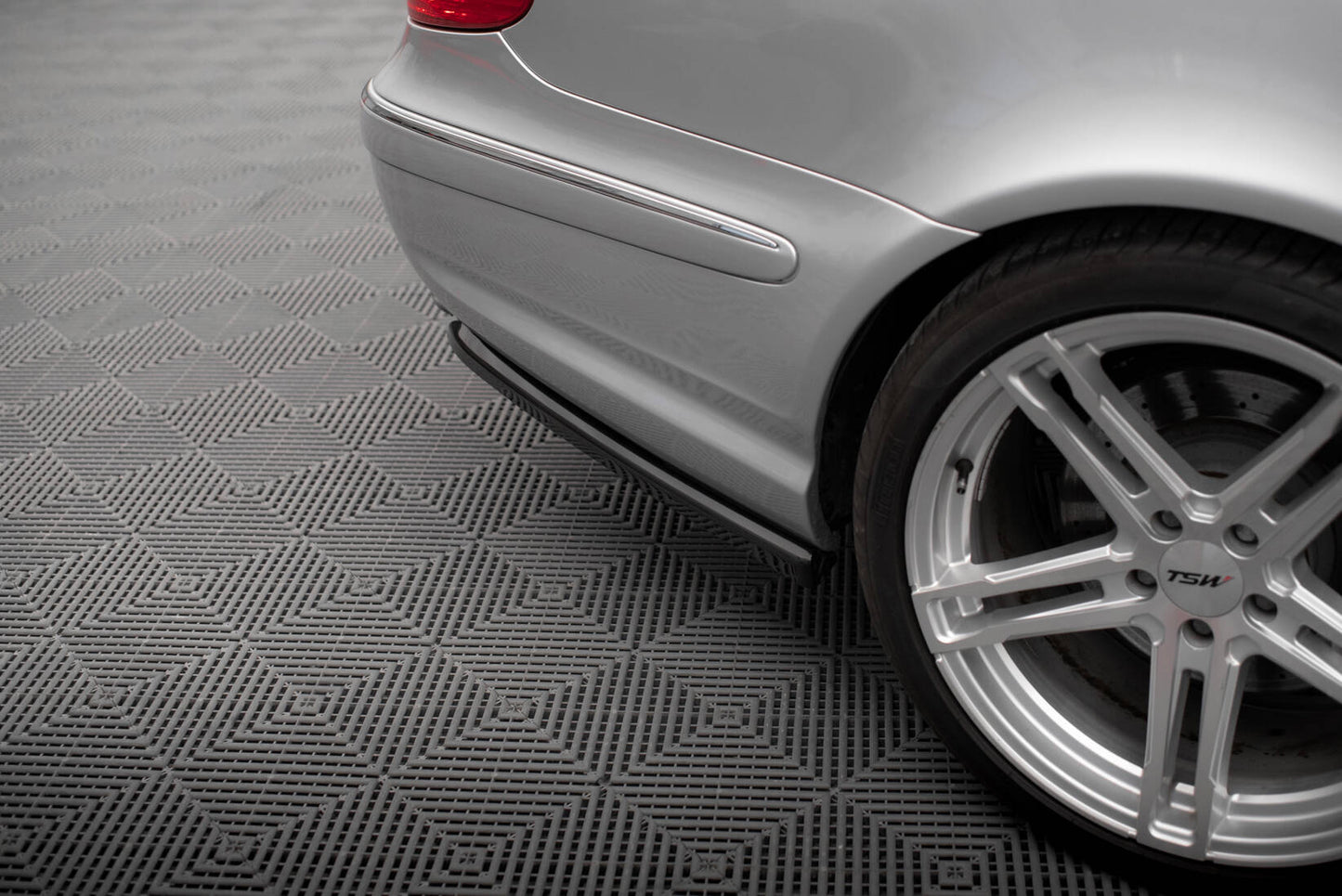 Bagerste sidesplitter Mercedes-Benz E 55 AMG W211