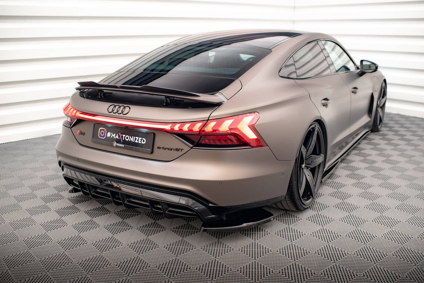 Bagerste sidesplitter V.1 Audi e-Tron GT / RS GT Mk1