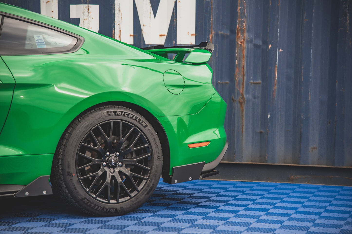 Bagerste sidesplitter V.1 + Flaps Ford Mustang GT Mk6 Facelift