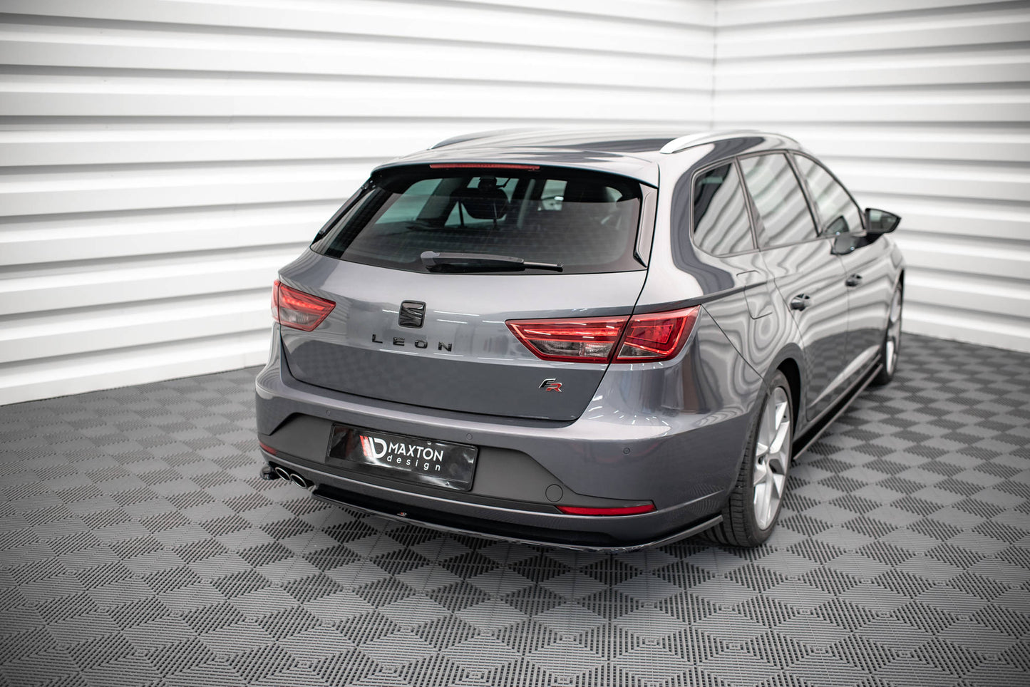 Bagerste sidesplitter V.1 Seat Leon FR Sportstourer Mk3