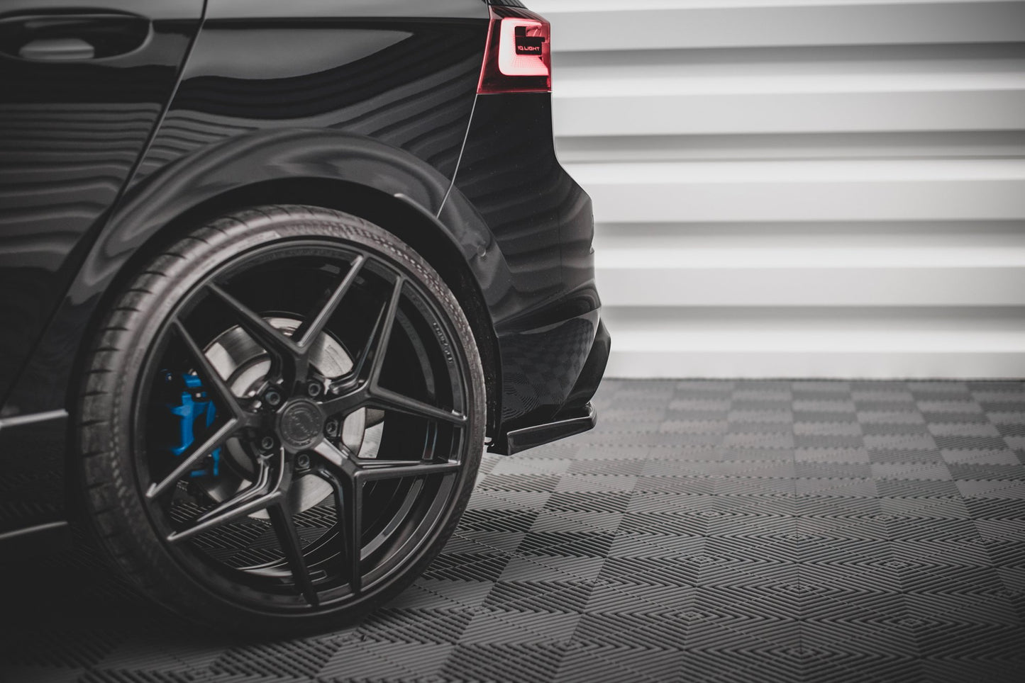 Bagerste sidesplitter V.2 til Volkswagen Golf R Mk8