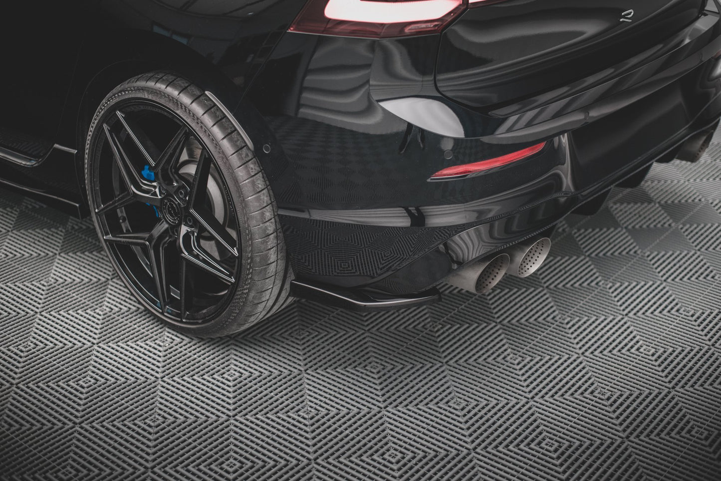 Bagerste sidesplitter V.2 til Volkswagen Golf R Mk8