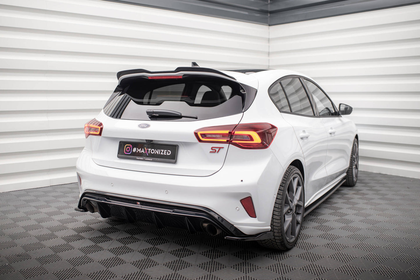 Bagerste sidesplitter V.3 (Til Bagerste diffuser v.2) Ford Focus Hatchback ST Mk4