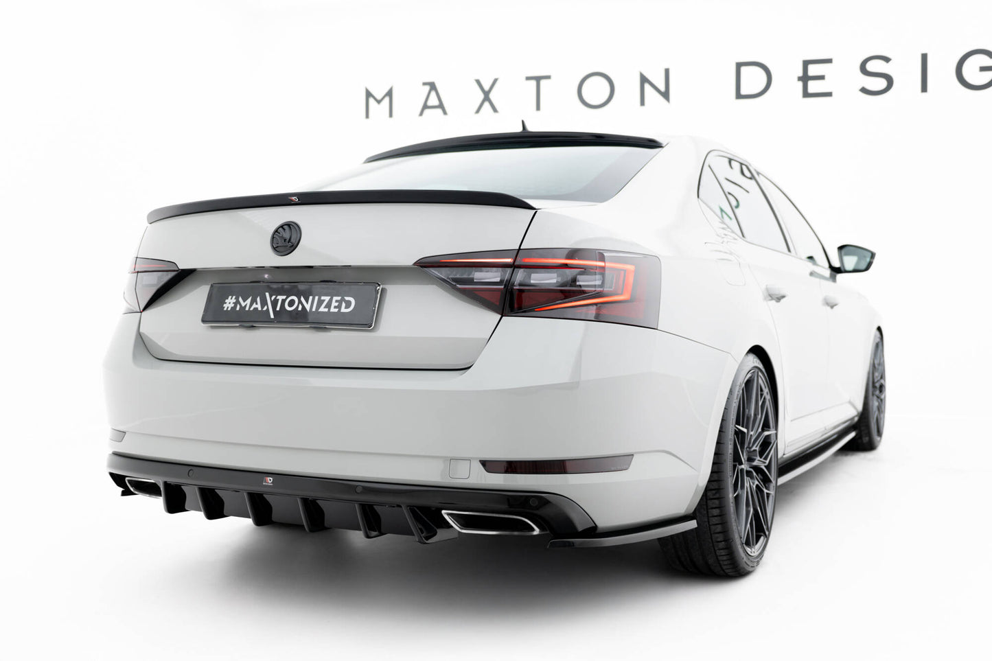 Bagerste sidesplitter V.3 Skoda Superb Liftback / Combi Mk3