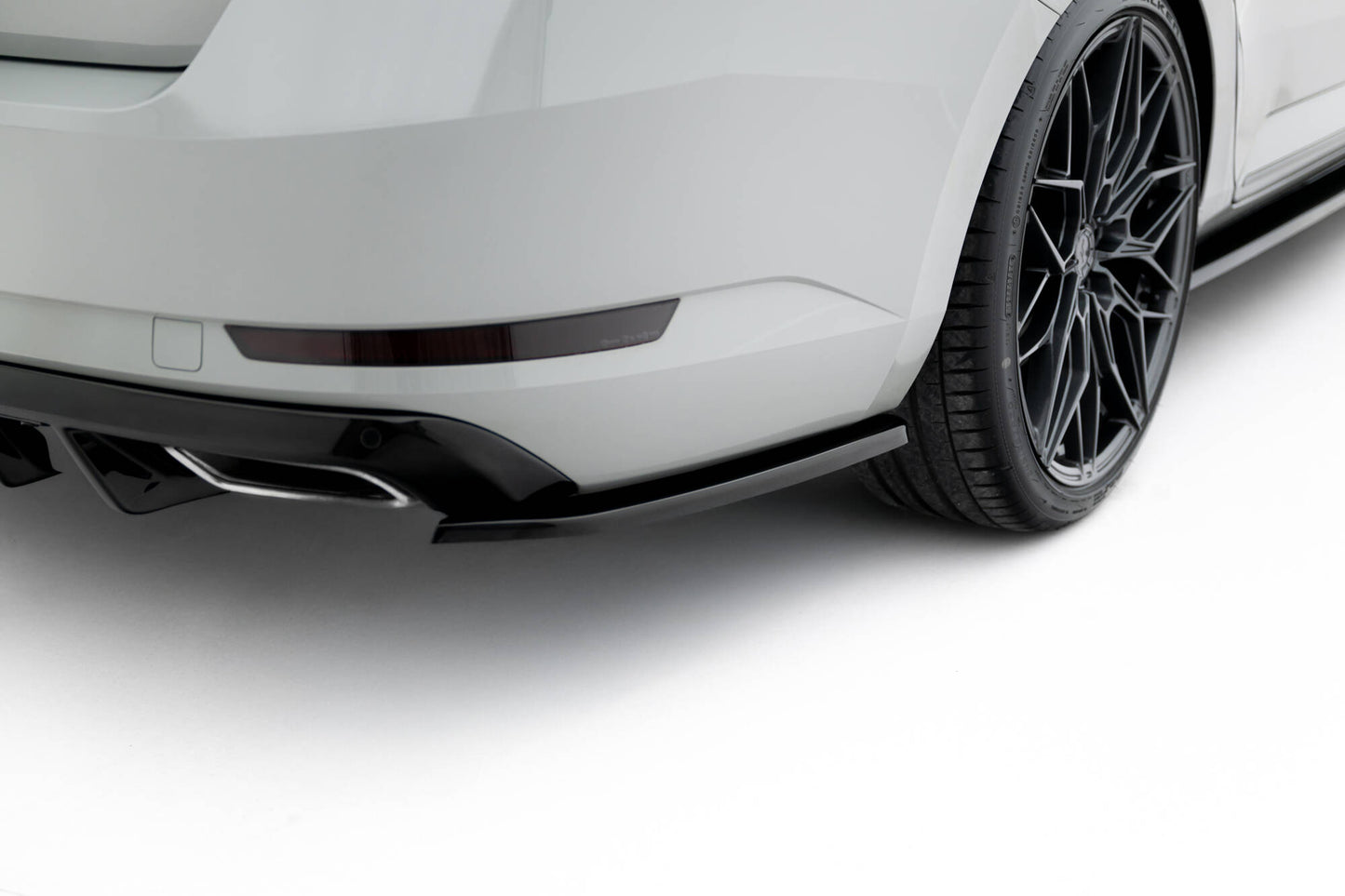 Bagerste sidesplitter V.3 Skoda Superb Liftback / Combi Mk3