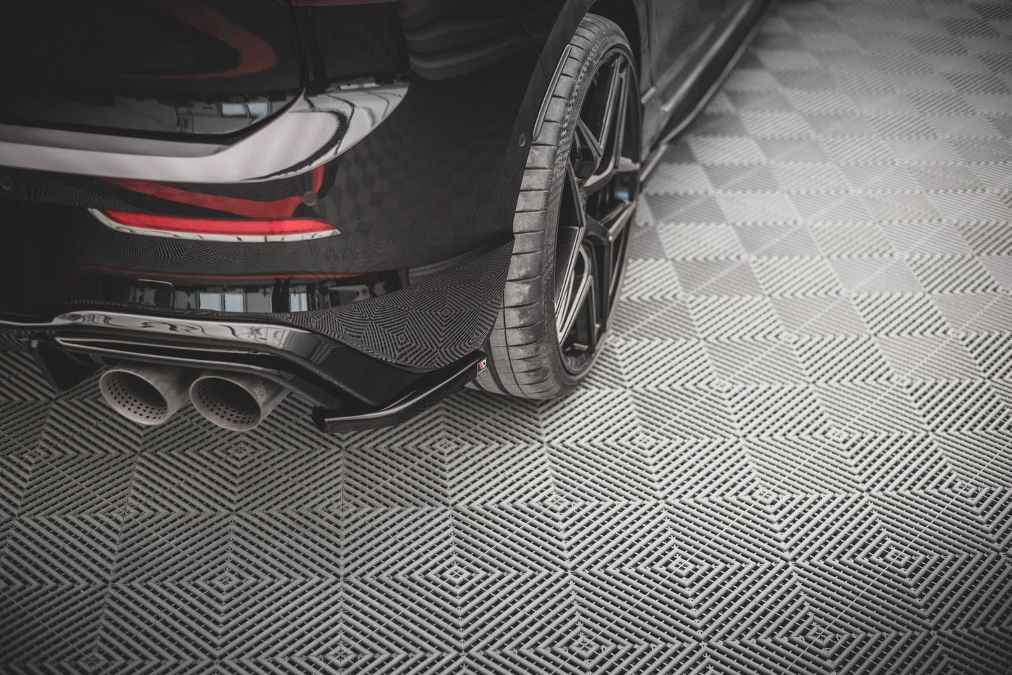 Bagerste sidesplitter V.4 til Volkswagen Golf R Mk8