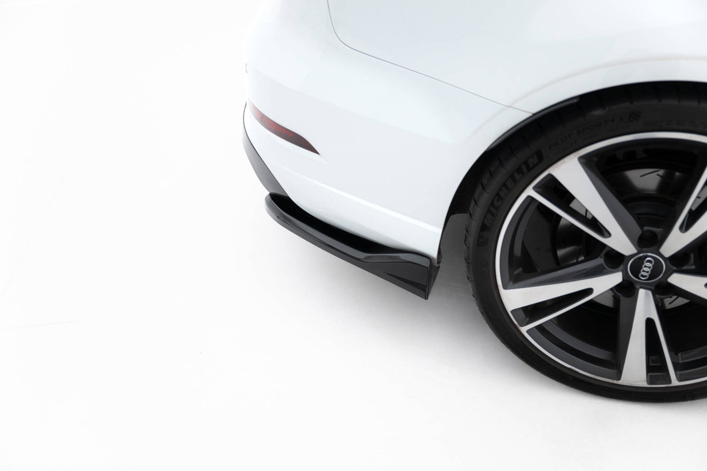 Bagerste sidesplitter V.5 Audi RS3 Sedan 8V Facelift
