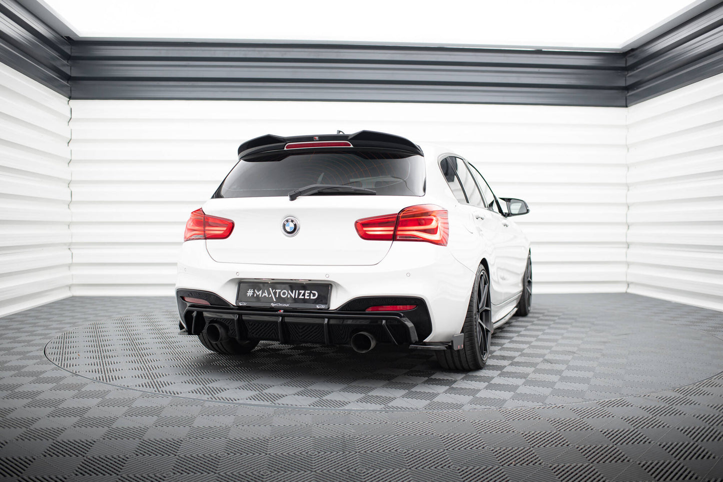 Bagerste sidesplitter V.5 + Flaps (Til Bagerste diffuser V.3) BMW 1 M-Pack / M140i F20 Facelift