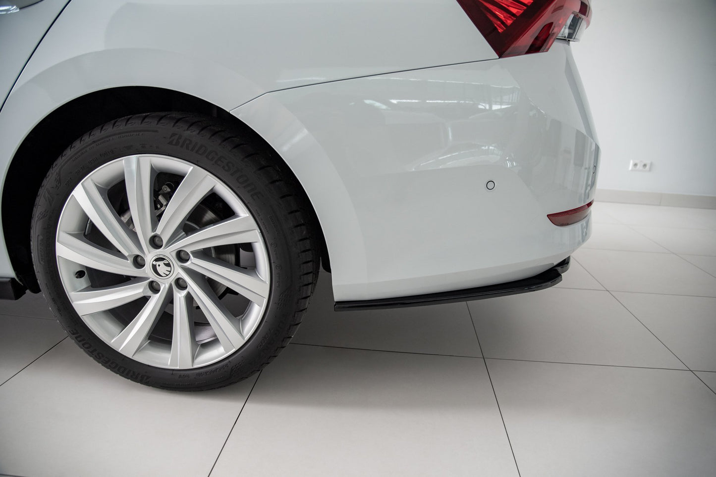 Bagerste splitter Skoda Octavia Mk4