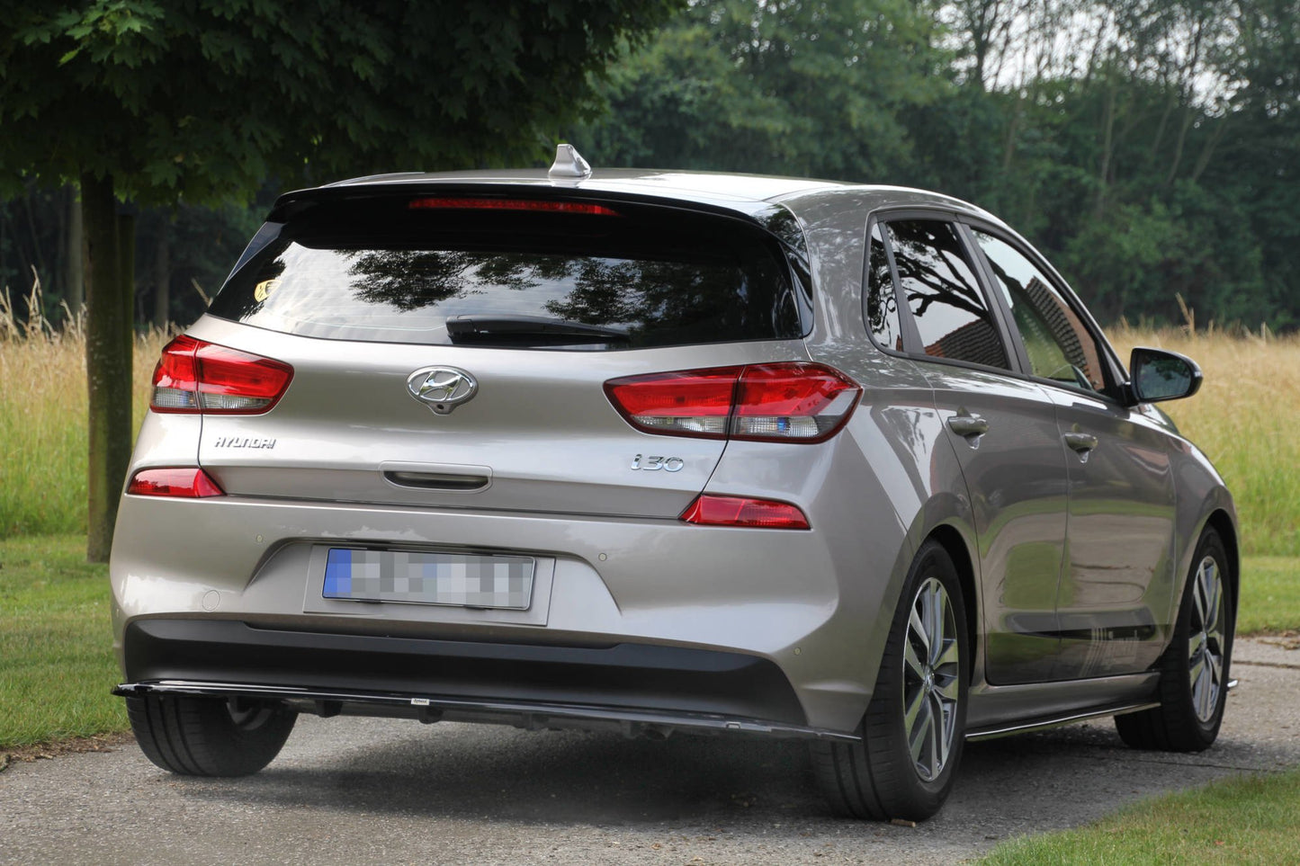 Bagerste splitter (med vertikale bars) HYUNDAI I30 MK3 HATCHBACK