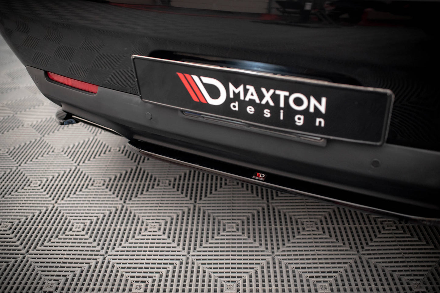 Bagerste splitter til Dodge Challenger RT / GT Mk3 Facelift