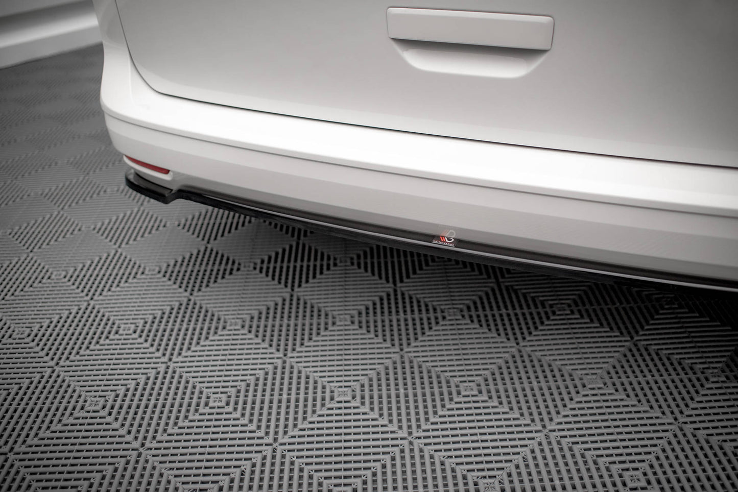 Bagerste splitter til Volkswagen Caddy Mk5 / Ford Transit Connect Mk3