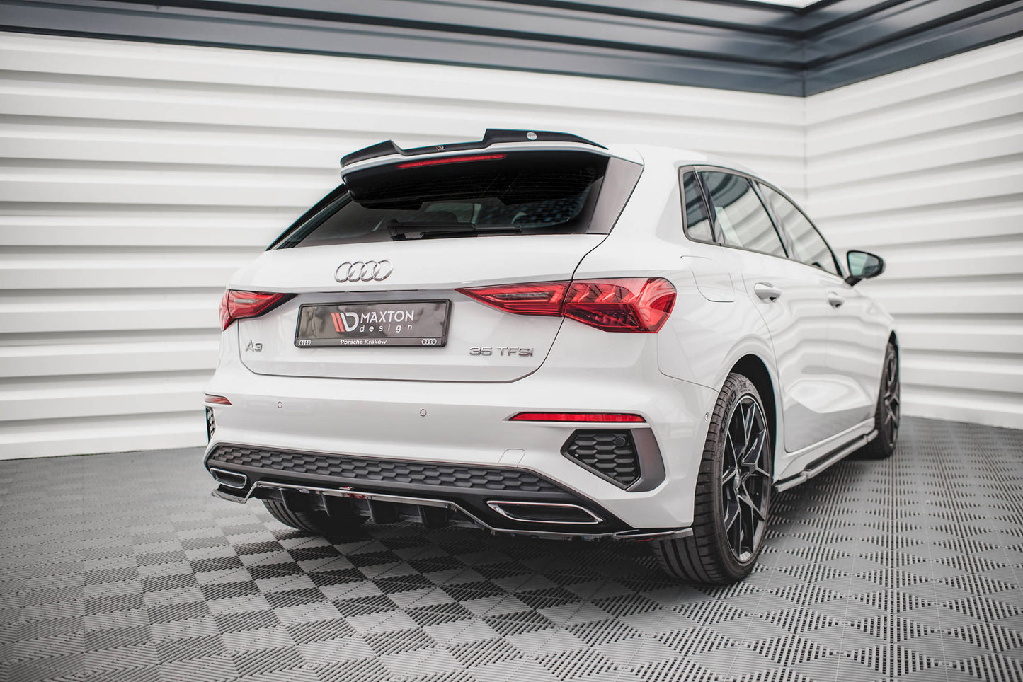 Bagerste splitter (med vertikale bars) Audi A3 S-Line Sportback 8Y