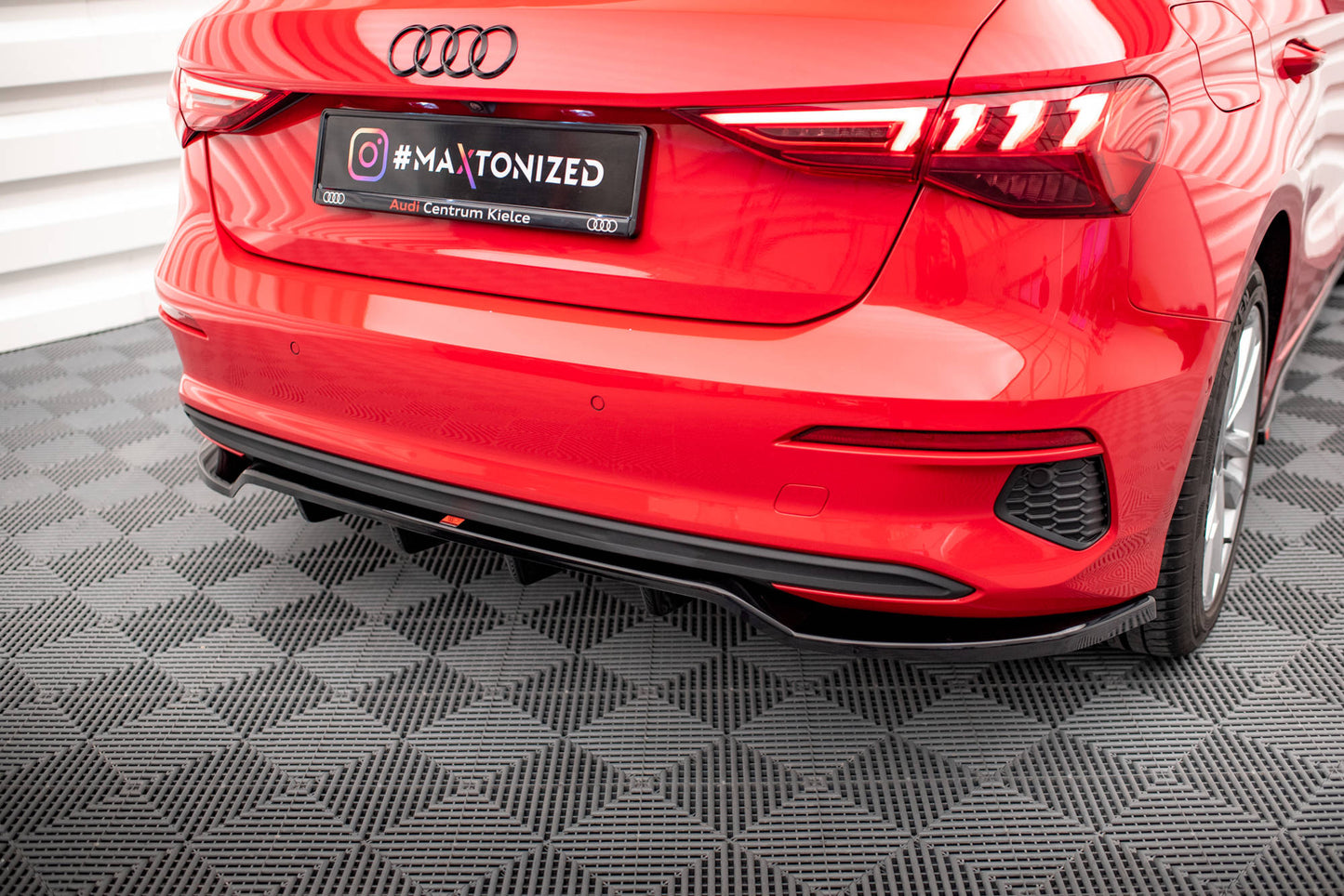 Bagerste splitter (med vertikale bars) Audi A3 Sportback 8Y