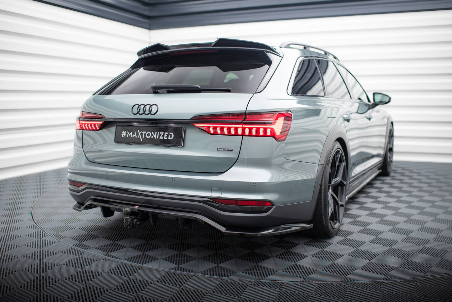 Bagerste splitter (med vertikale bars) Audi A6 Allroad C8
