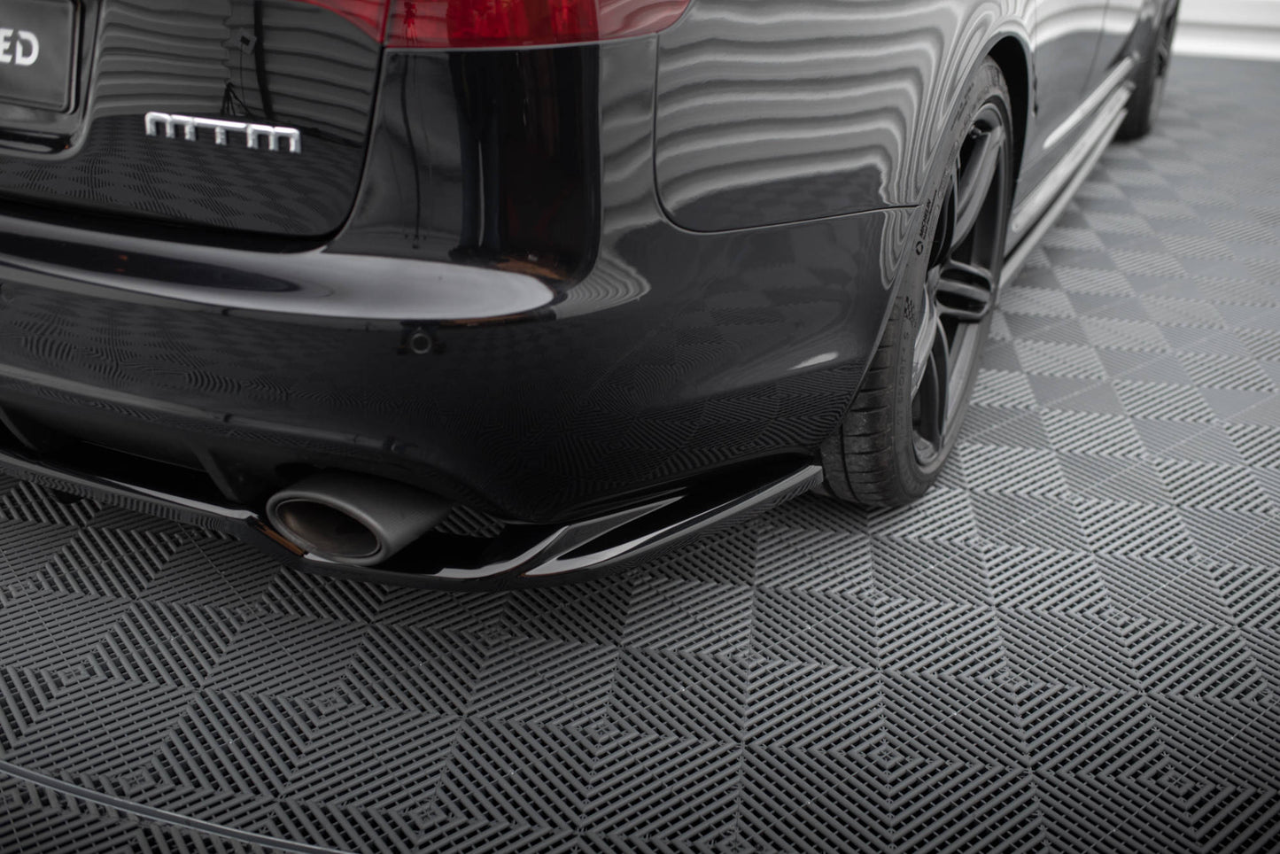 Bagerste splitter (med vertikale bars) Audi RS6 Avant C6