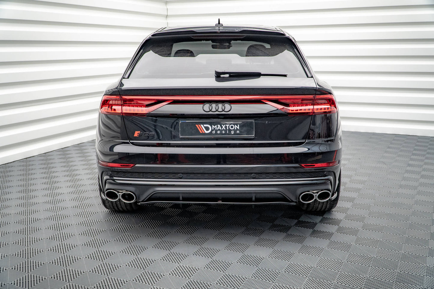 Bagerste splitter (med vertikale bars) Audi SQ8 Mk1