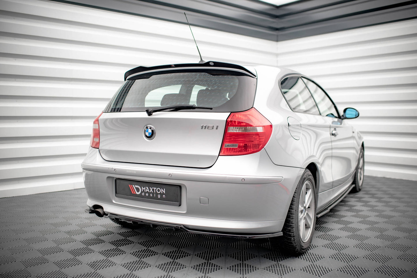 Bagerste splitter (med vertikale bars) BMW 1 E81 Facelift