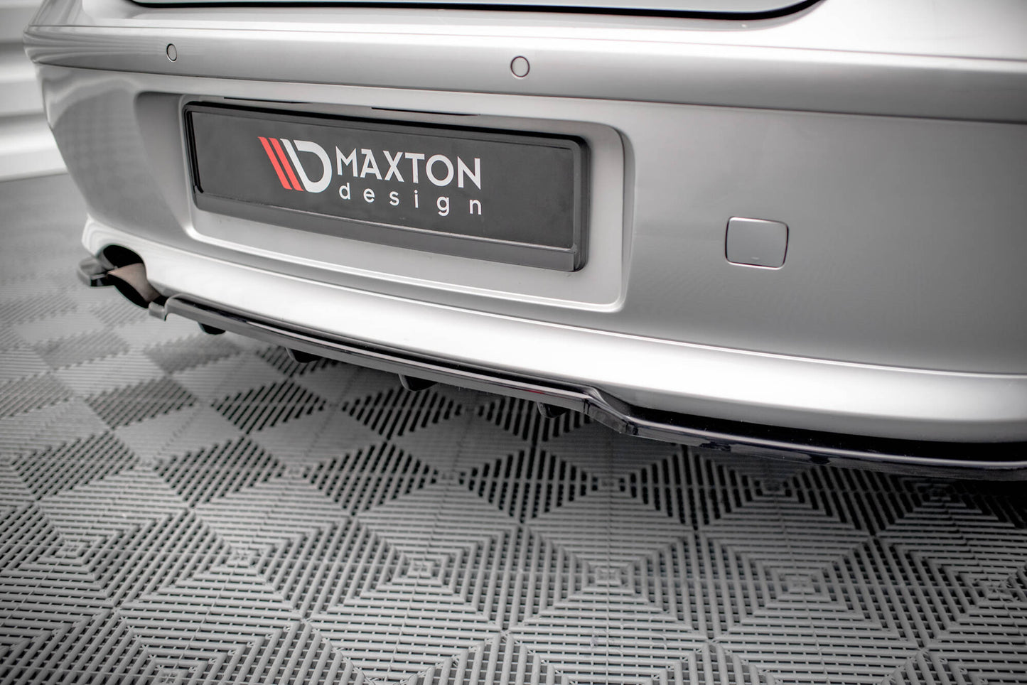 Bagerste splitter (med vertikale bars) BMW 1 E81 Facelift