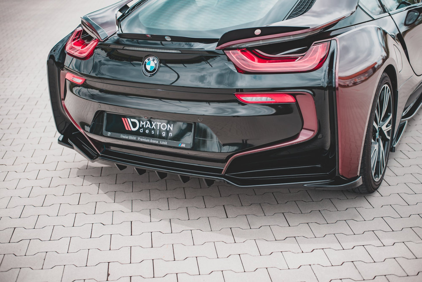 Bagerste splitter (med vertikale bars) BMW i8