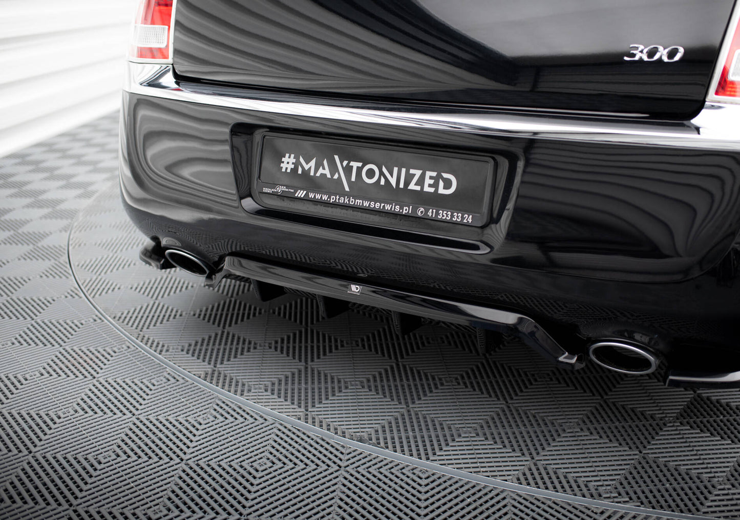Bagerste splitter (med vertikale bars) Chrysler 300 Mk2