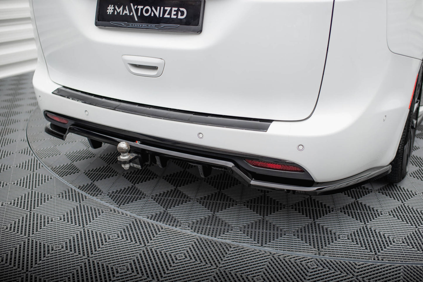 Bagerste splitter (med vertikale bars) Chrysler Pacifica Mk2 Facelift