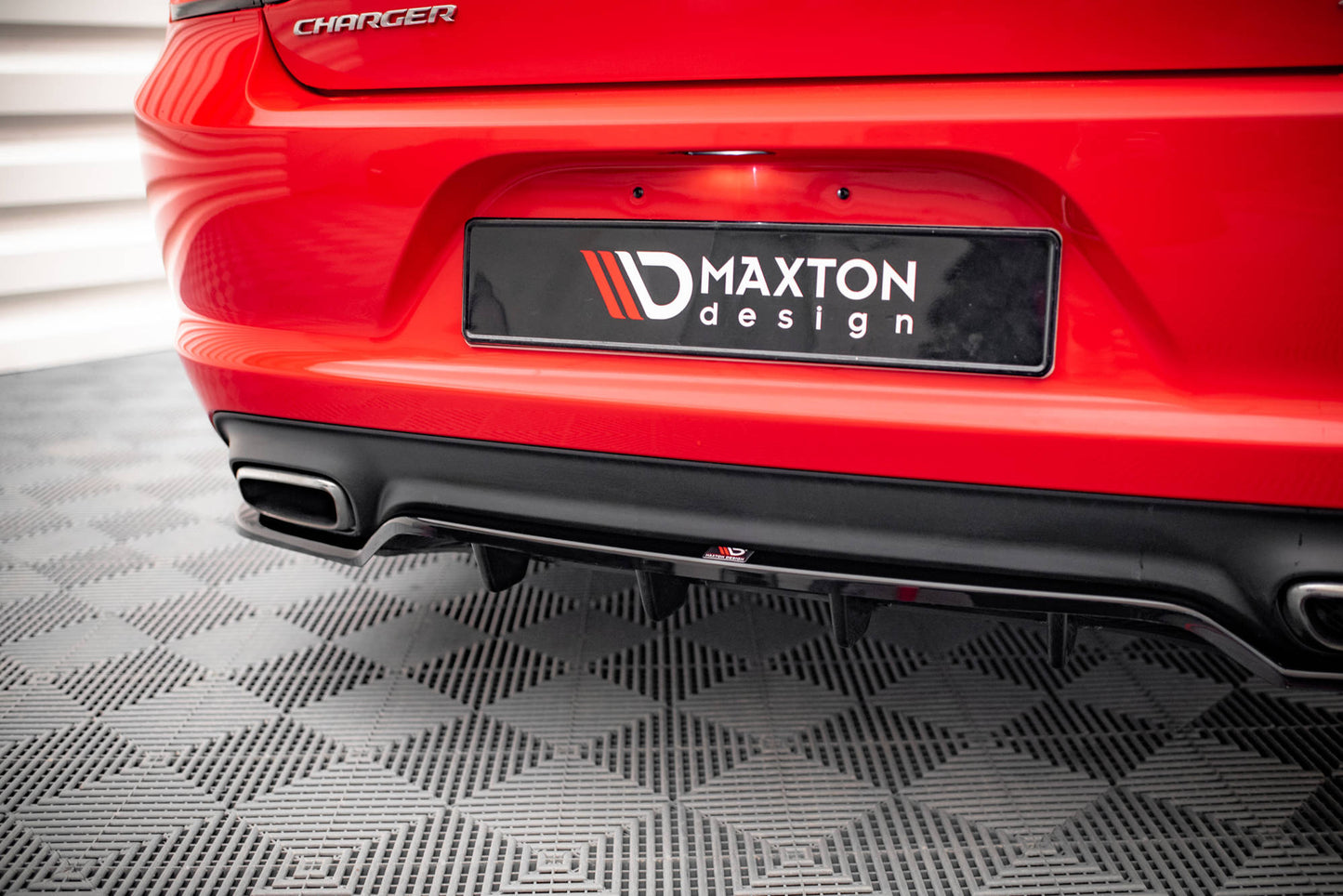 Bagerste splitter (med vertikale bars) Dodge Charger RT Mk7 Facelift