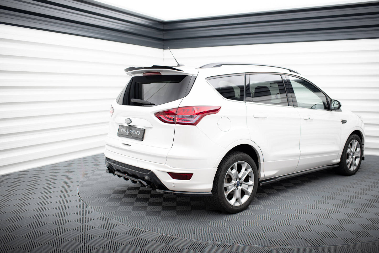 Bagerste splitter (med vertikale bars) Ford Kuga ST-Line Mk2