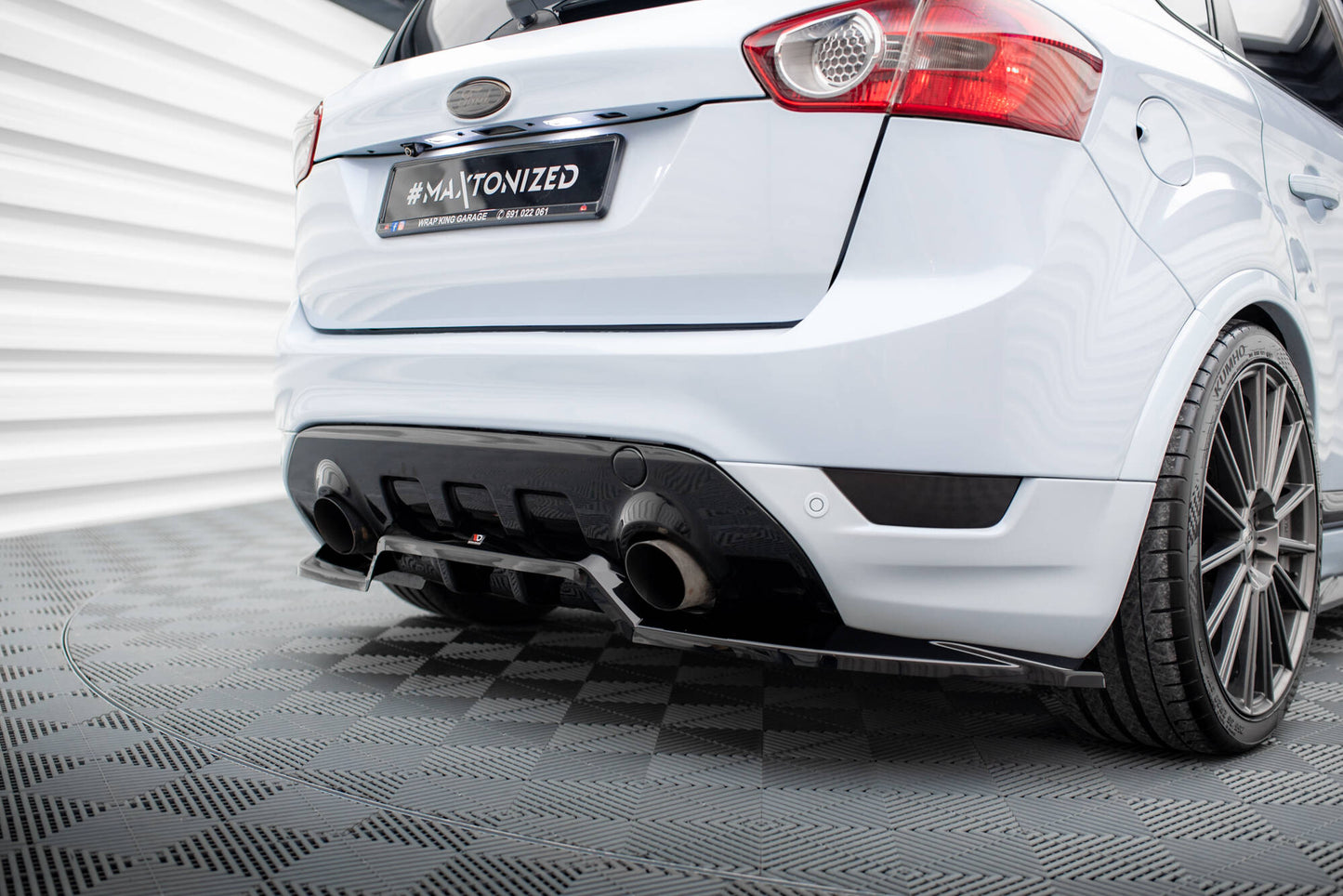Bagerste splitter (med vertikale bars) Ford Kuga ST Mk1