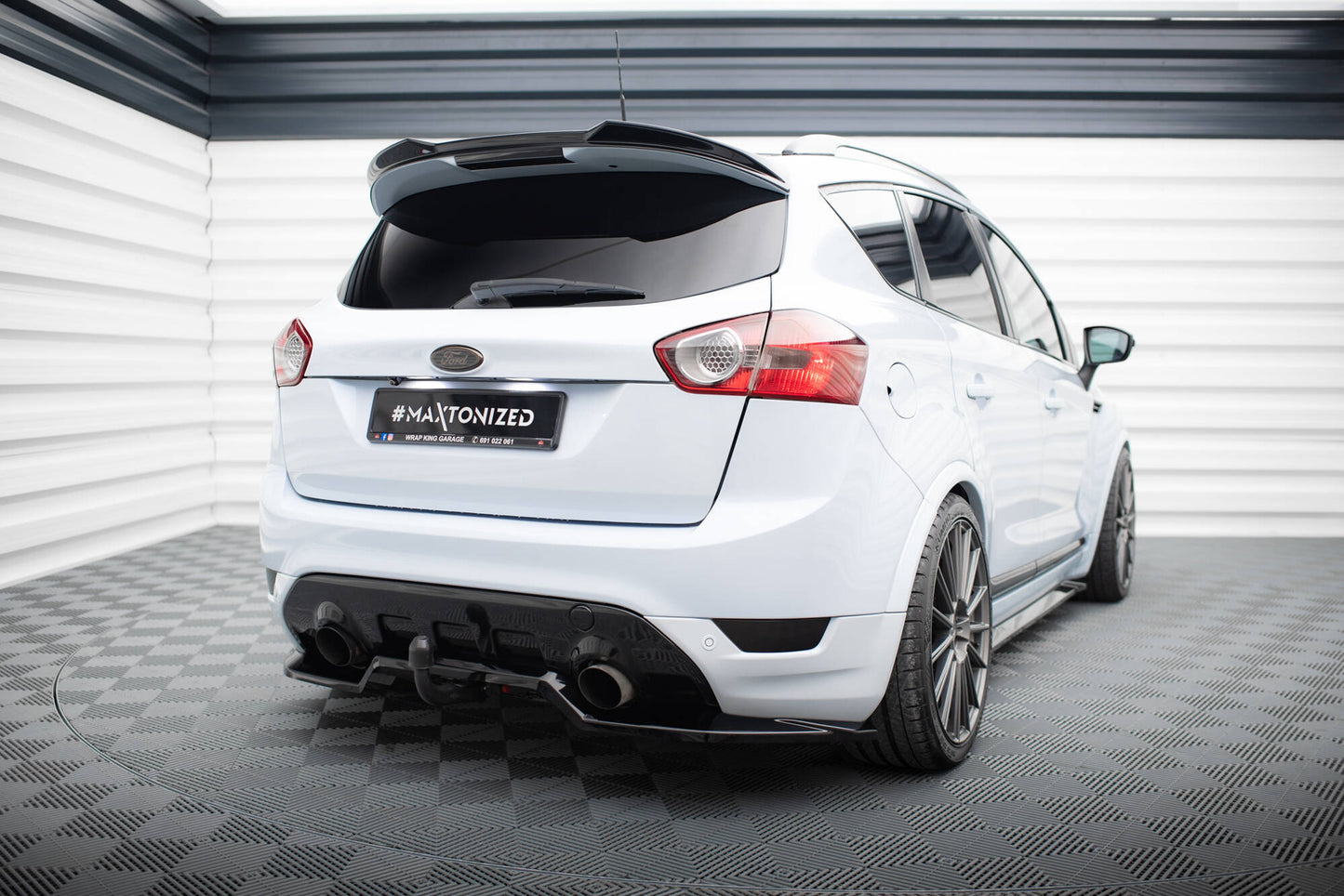 Bagerste splitter (med vertikale bars) Ford Kuga ST Mk1