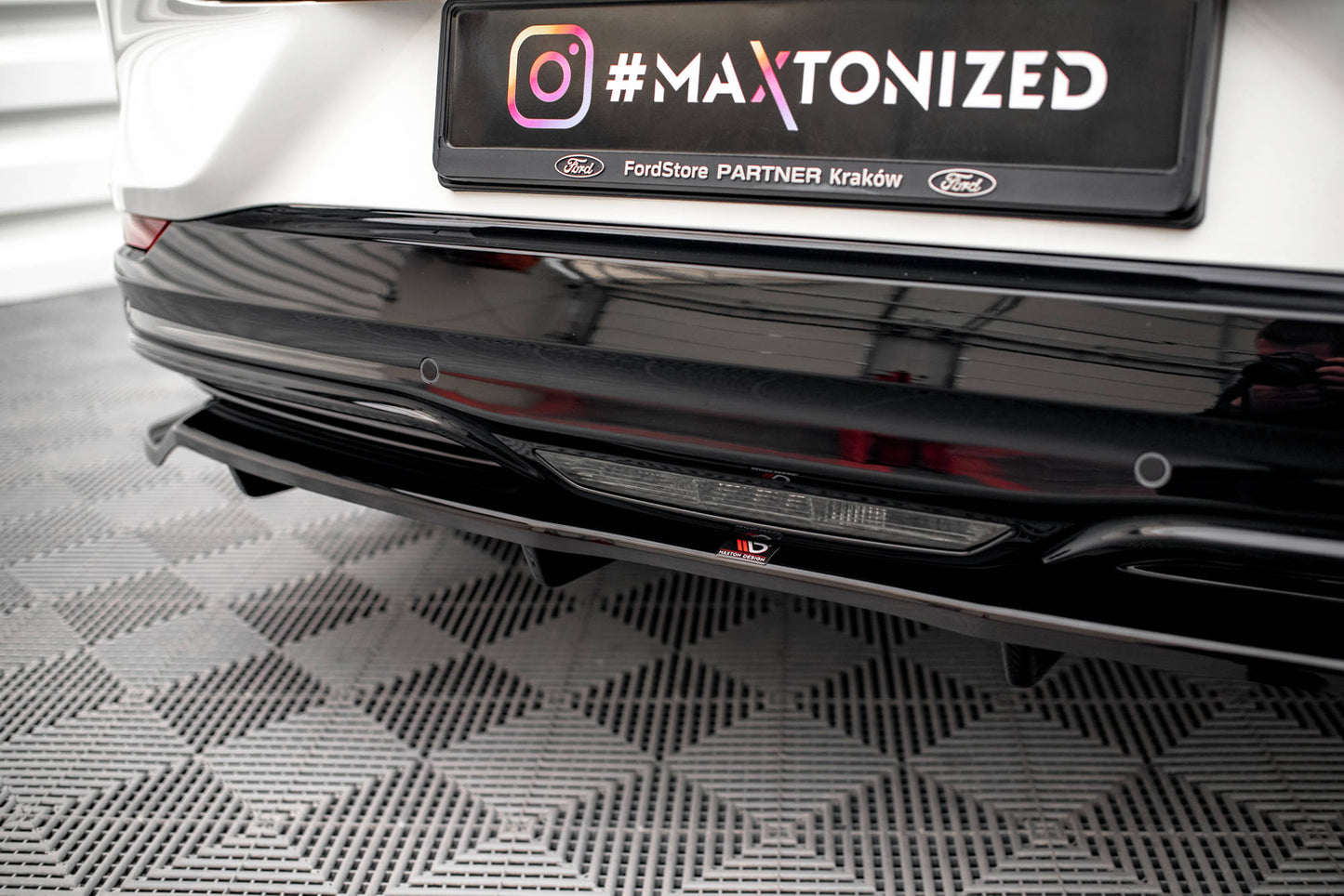 Bagerste splitter (med vertikale bars) Ford Mustang Mach-E Mk1