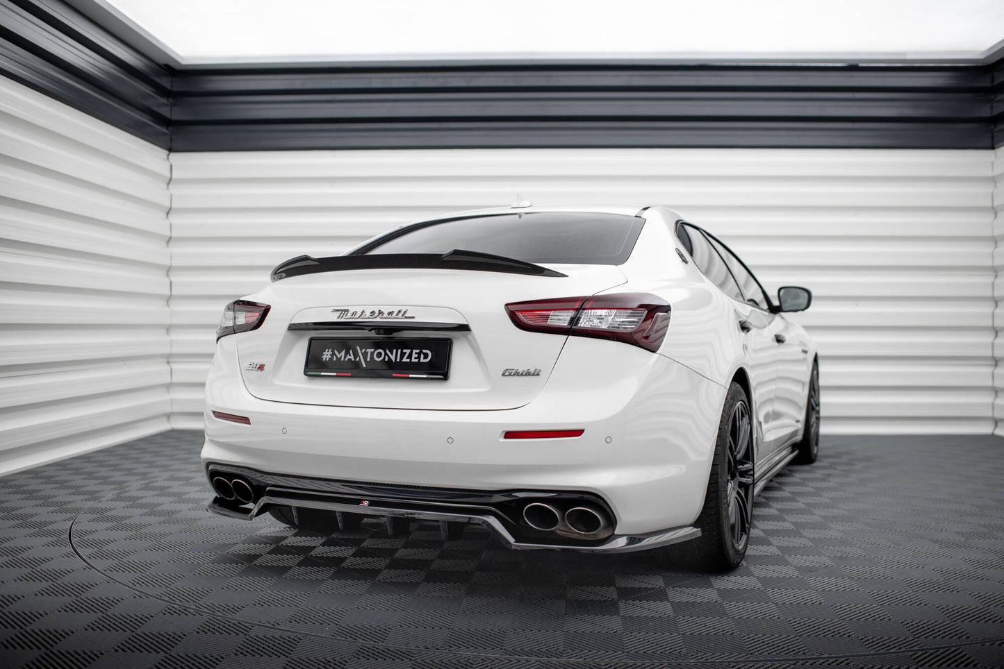 Bagerste splitter (med vertikale bars) Maserati Ghibli Mk3 Facelift