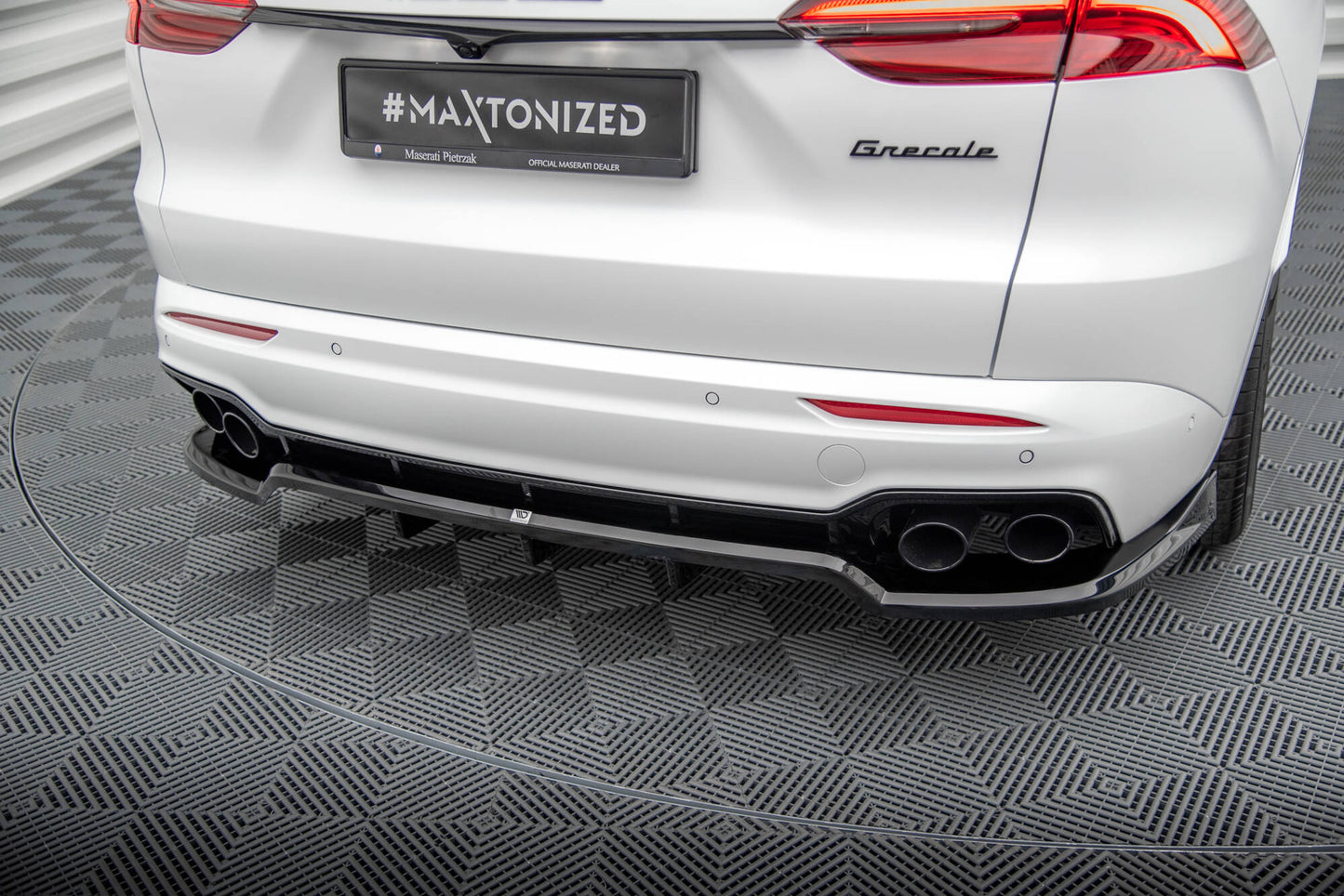Bagerste splitter (med vertikale bars) Maserati Grecale GT / Modena Mk1