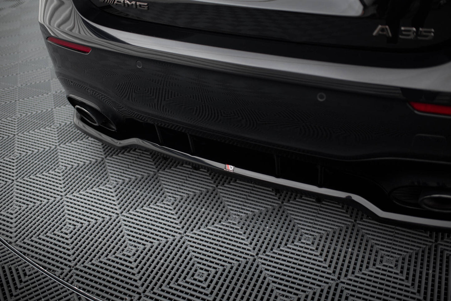 Bagerste splitter (med vertikale bars) Mercedes-AMG A35 Hatchback W177