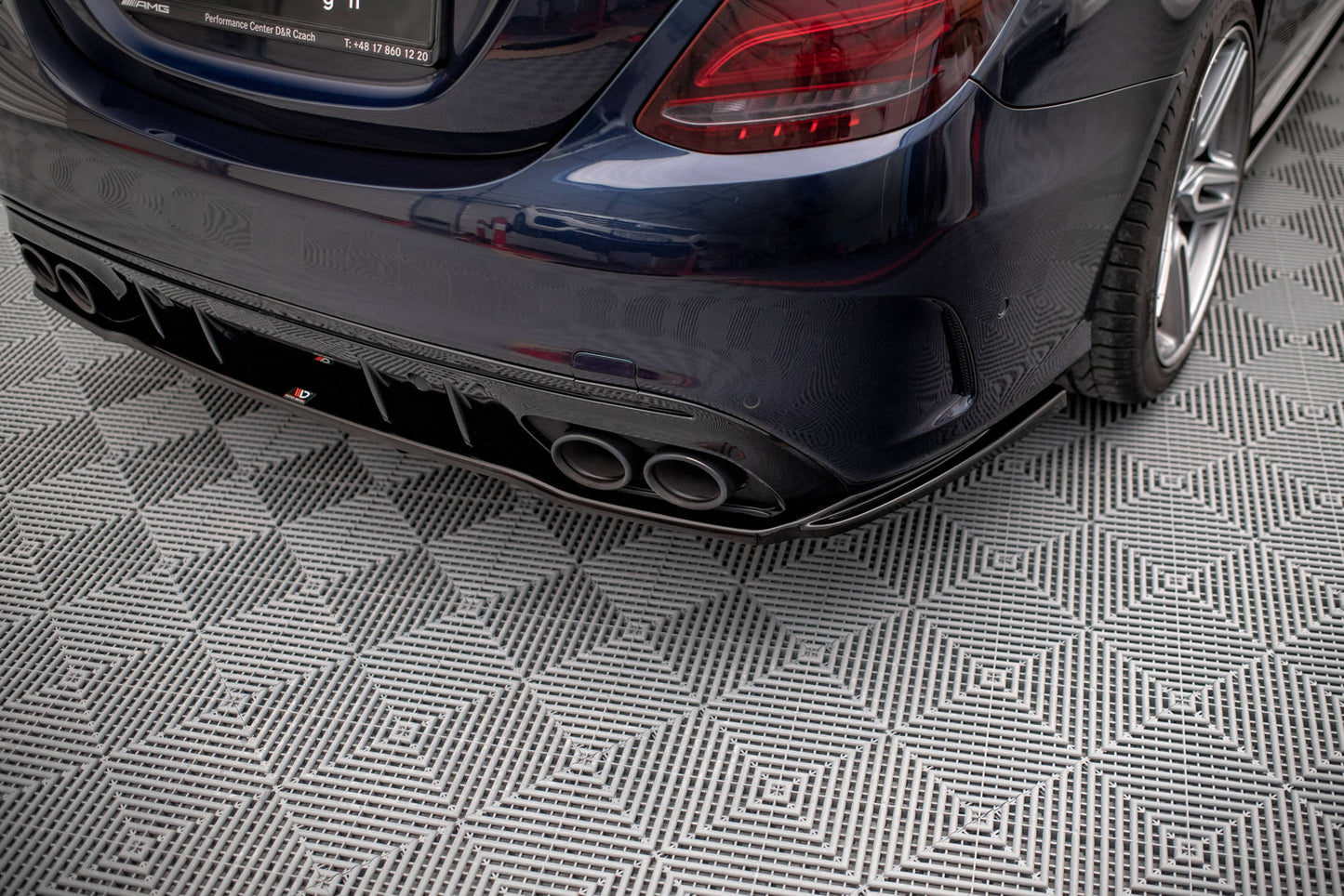 Bagerste splitter (med vertikale bars) Mercedes-AMG C 43 Sedan / Estate W205 / S205 Facelift